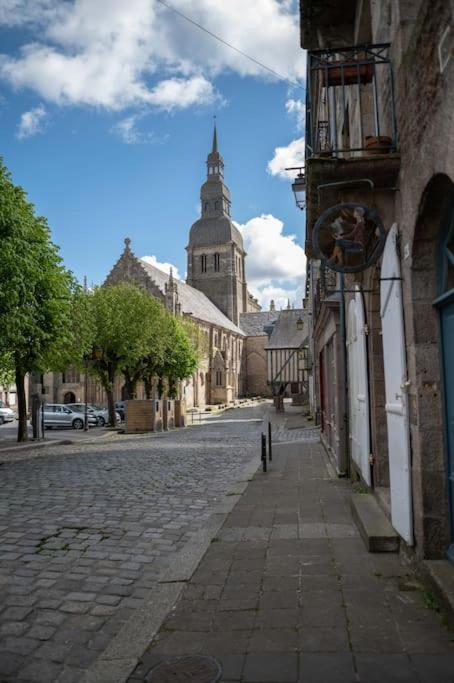 Jerzual Dinan Exterior photo